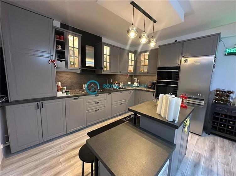 Duplex cu 5 camere cu Canalizare în Bucov