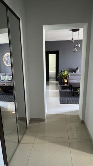 Apartament cu 2 camere semidecomandat în Dacia