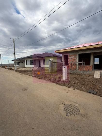Casă noua 4 camere, apă, canalizare, gaze, asfalt, Dragomiresti Vale - 5
