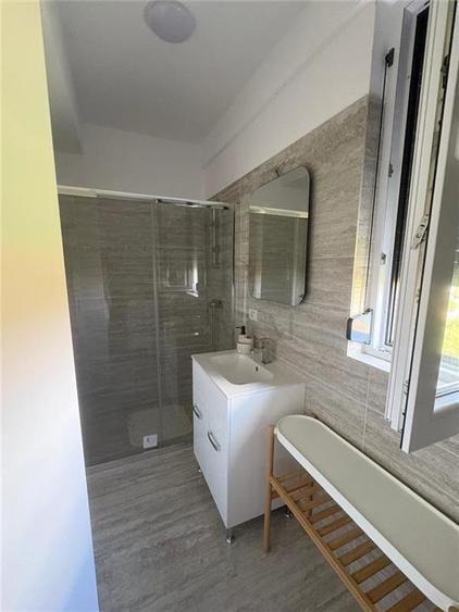 Apartament cu 2 camere semidecomandat, mobilat în Aradului