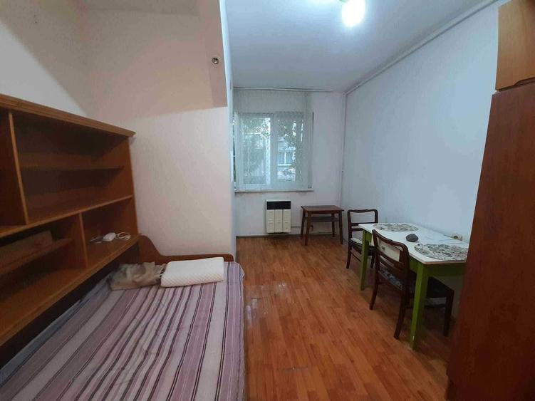 Apartament decomandat în Păsăreni