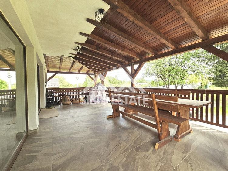 Casă individuală cu 6 camere cu Canalizare în Exterior Sud