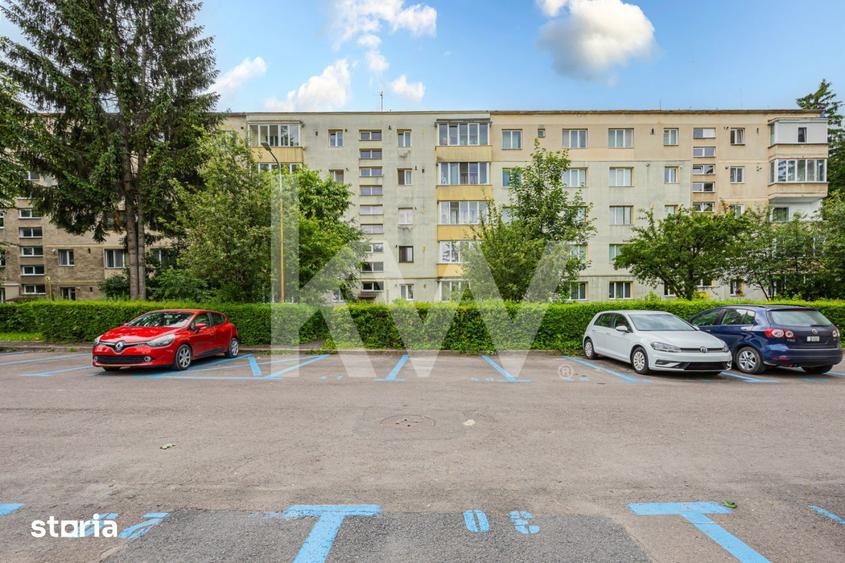 Apartament cu 4 camere semidecomandat în Astra