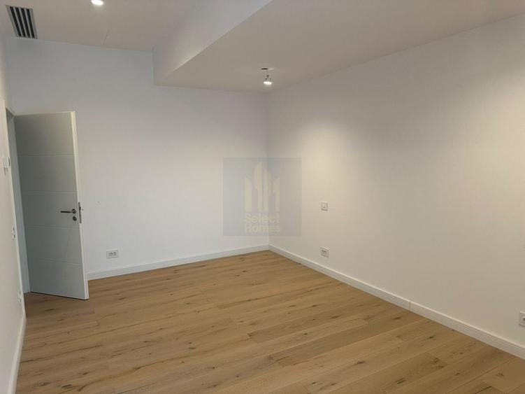 Apartament cu 4 camere semidecomandat, mobilat în Eminescu