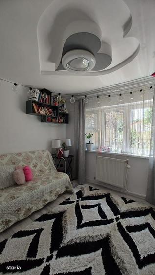 Apartament cu 3 camere decomandat în Decebal