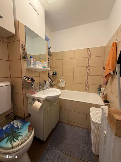 Apartament cu 3 camere semidecomandat, mobilat în Pantelimon