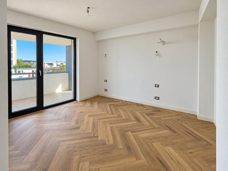 Apartament cu 3 camere semidecomandat în Pipera