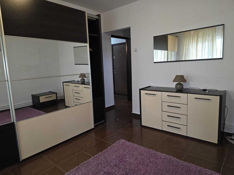 Apartament cu 3 camere decomandat în Mărăști