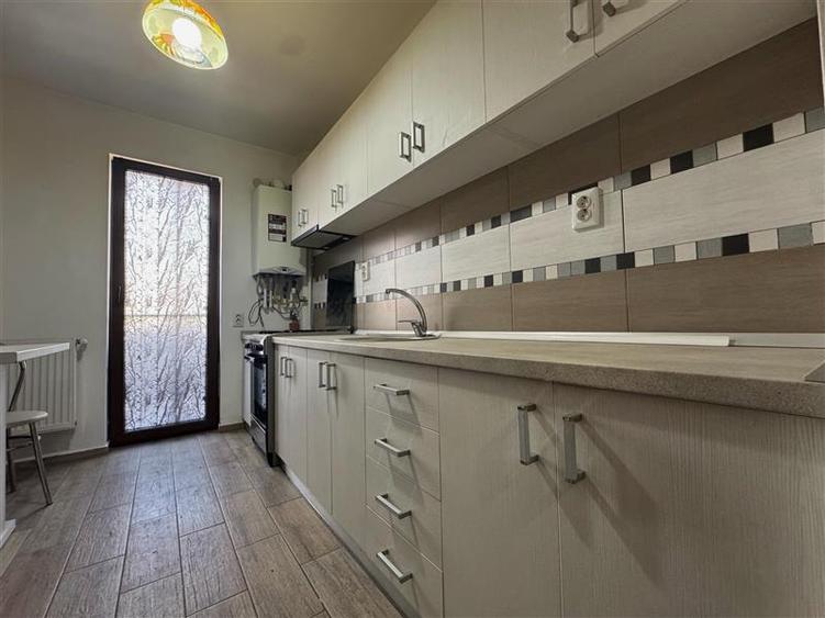 Apartament cu 2 camere decomandat, mobilat în Aeroport