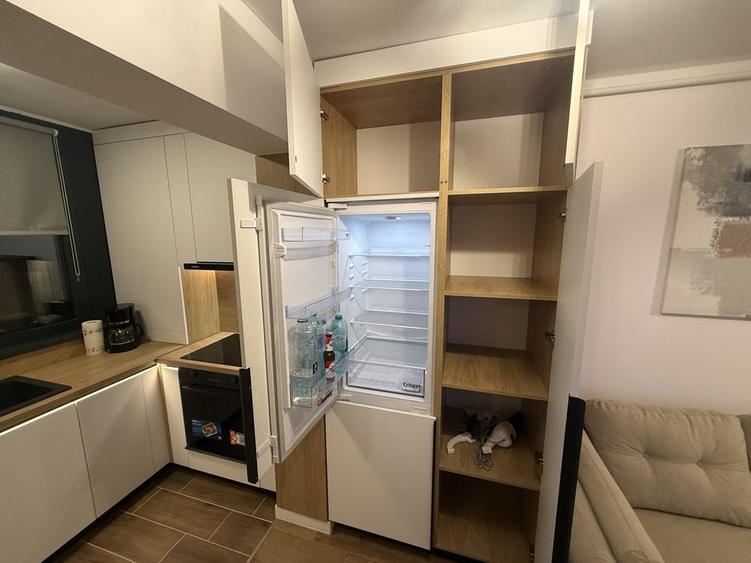 Apartament cu 2 camere semidecomandat, mobilat în Central