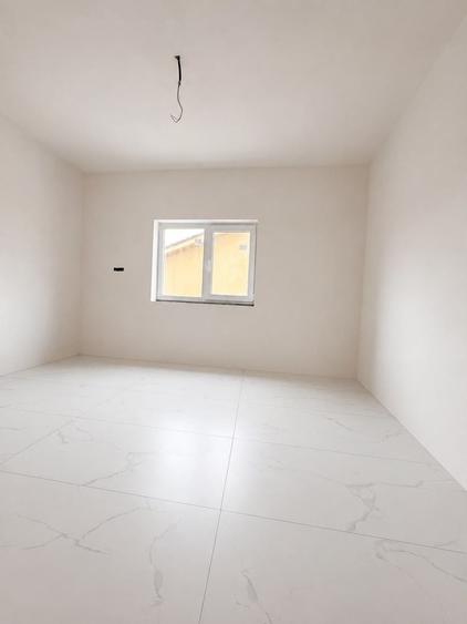 Duplex cu 3 camere cu Canalizare în Moșnița Nouă