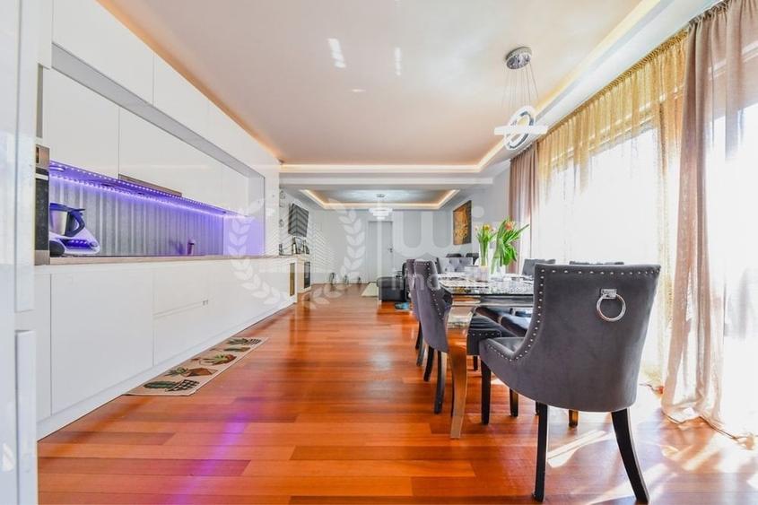 Penthouse cu 3 camere semidecomandat, mobilat în Bună Ziua