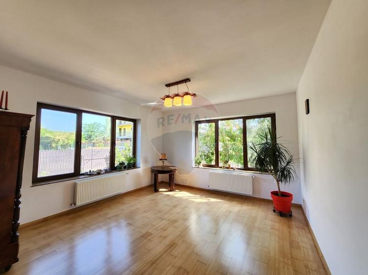 Casă individuală cu 4 camere cu Teren 360 Mp în Străulești