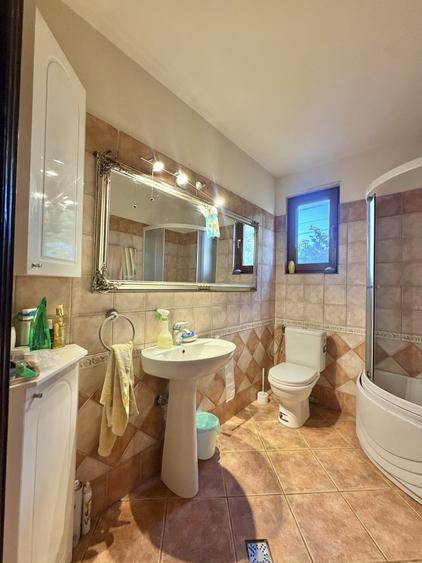 Casă individuală cu 4 camere cu Teren 1050 Mp în Sânmihaiu Român