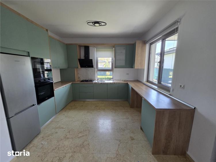 Casă cu 4 camere cu Teren 400 Mp în Corbeanca