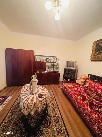 Casă cu 4 camere în Central