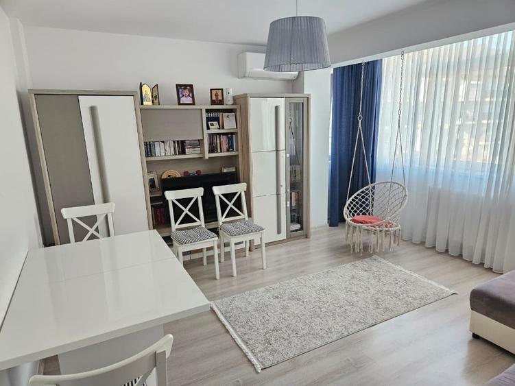 Apartament cu 2 camere decomandat în Ipotești