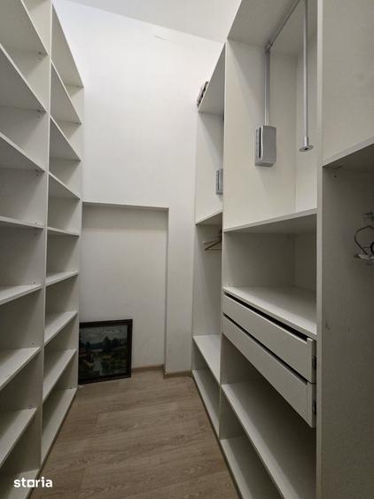 Apartament cu 4 camere în Medicină