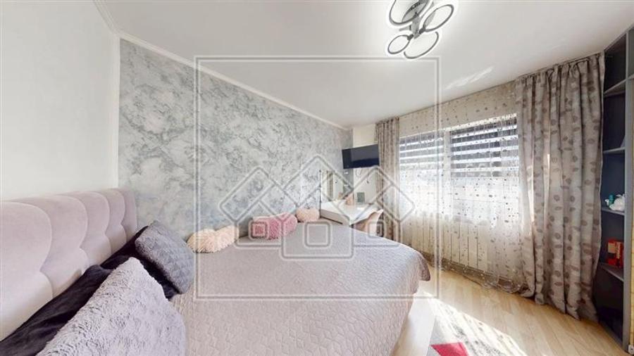 Apartament cu 3 camere decomandat în Mihai Viteazul