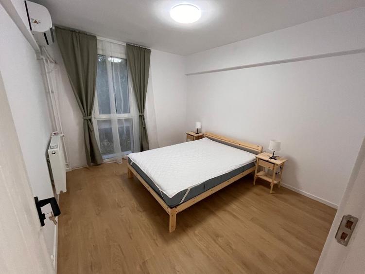 Apartament cu 3 camere semidecomandat în Titan