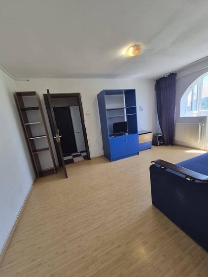 Apartament cu 2 camere semidecomandat în P-ța Reșița