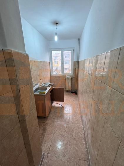 Apartament cu 2 camere semidecomandat în Groapa