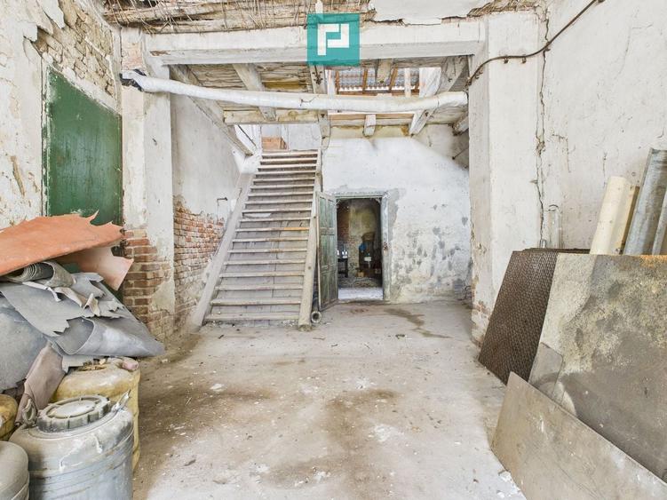 Spațiu industrial, de 306 mp, în Periam