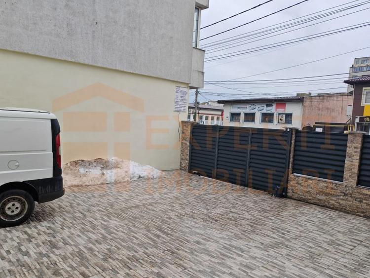Spațiu comercial, de 360 mp, în Central