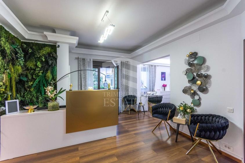 Apartament cu 5 camere semidecomandat în Arcul de Triumf