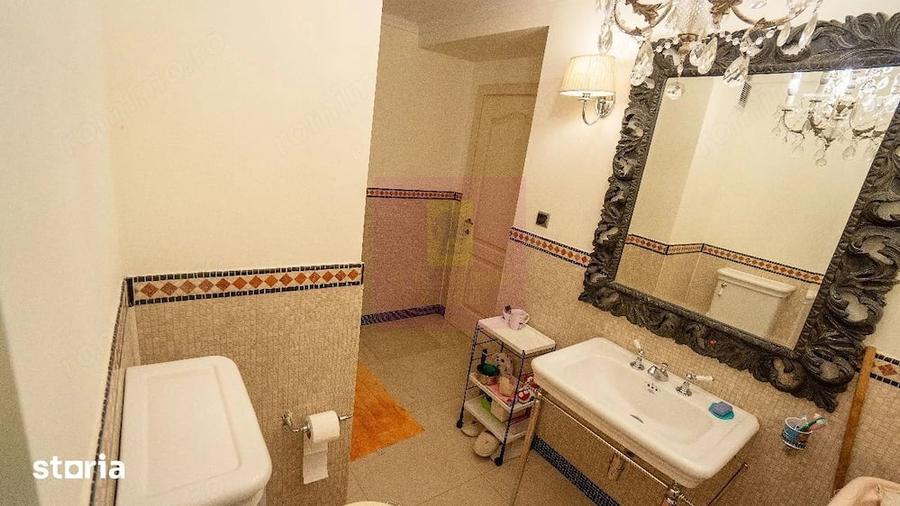 Apartament cu 4 camere decomandat în Clăbucet