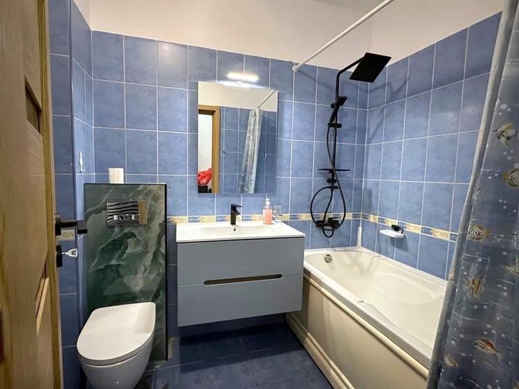 Apartament cu 3 camere semidecomandat în Mărăști