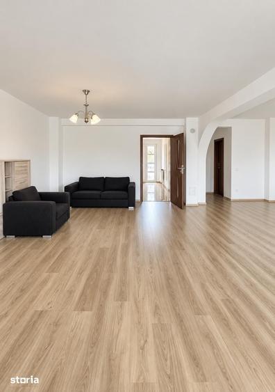 Casă cu Teren 280 Mp în Lipoveni