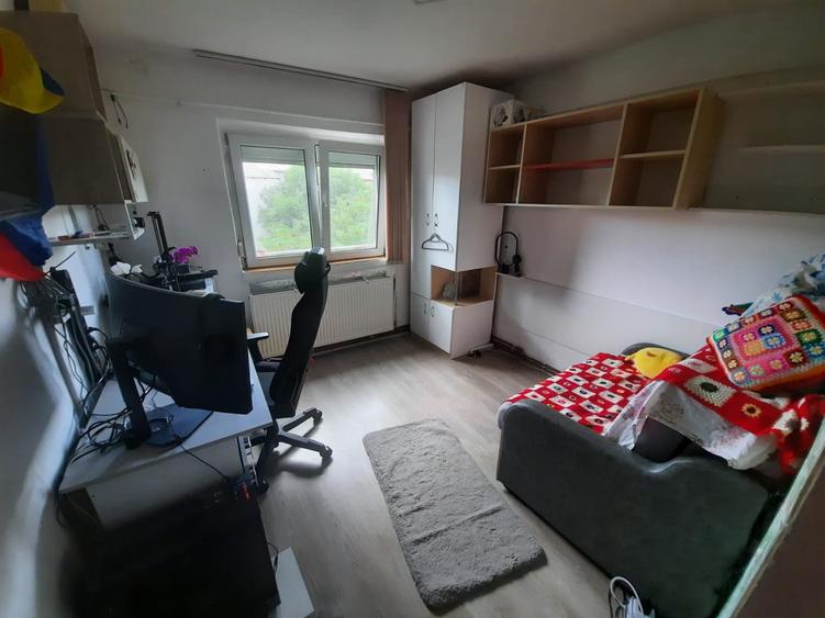 Apartament cu 2 camere decomandat, mobilat în Galata