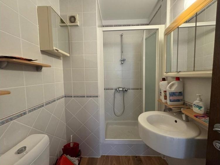 Apartament cu 3 camere în Primăverii