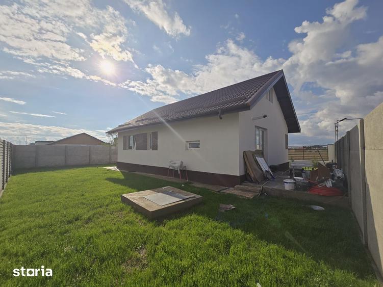 Casă cu 3 camere cu Teren 350 Mp în Berceni
