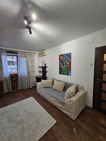 Apartament cu 2 camere semidecomandat în Take Ionescu