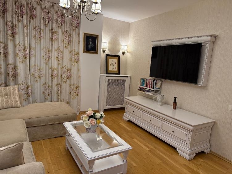 Apartament cu 2 camere semidecomandat, mobilat în Central