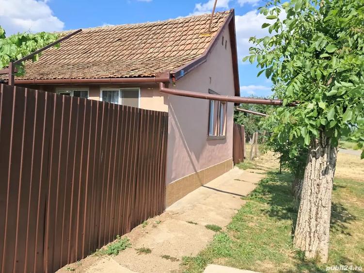Casă cu 3 camere cu Teren 635 Mp în Central