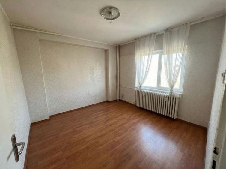 Apartament cu 3 camere decomandat în Unirii