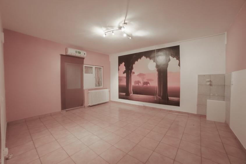 Spațiu comercial, de 160 mp, în Vitan Mall