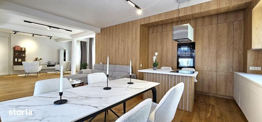 Apartament cu 4 camere, mobilat în Central