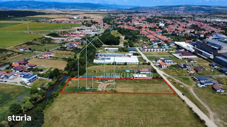 Teren de 5000 mp, în Central
