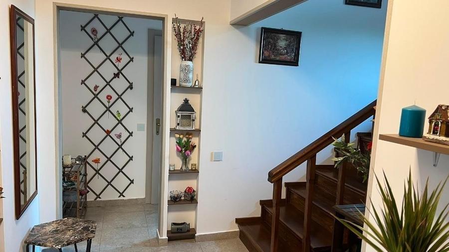 Casă individuală cu 5 camere cu Canalizare în Stupini