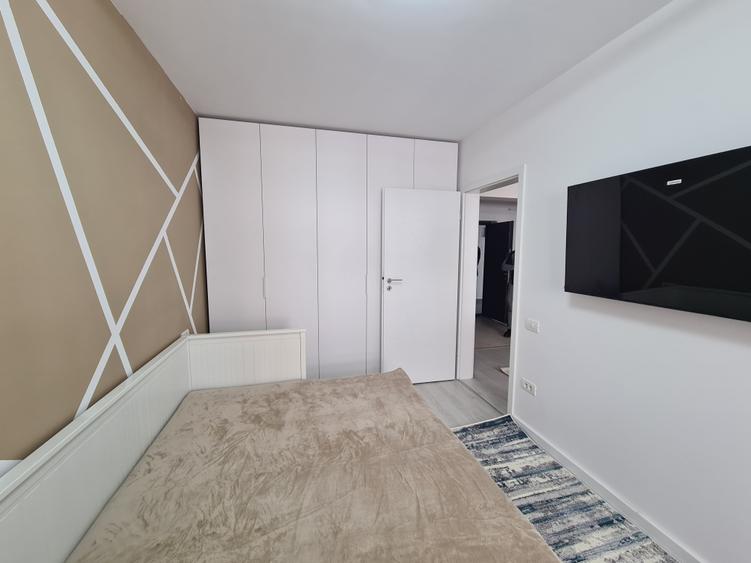 Apartament cu 2 camere semidecomandat în Berceni