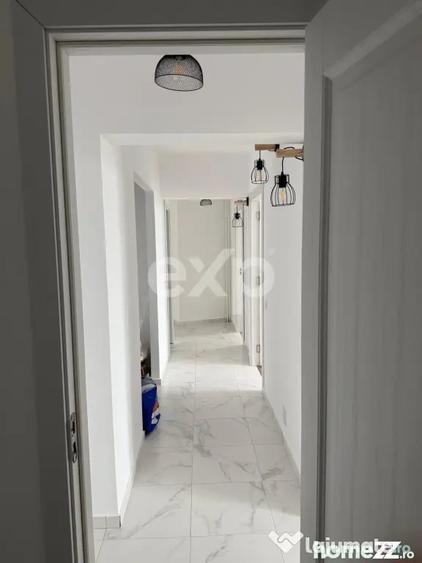 Apartament cu 4 camere decomandat în Tineretului