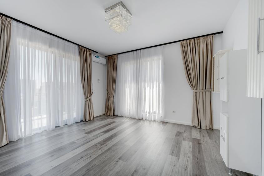 Casă individuală cu 4 camere cu Canalizare în Tunari