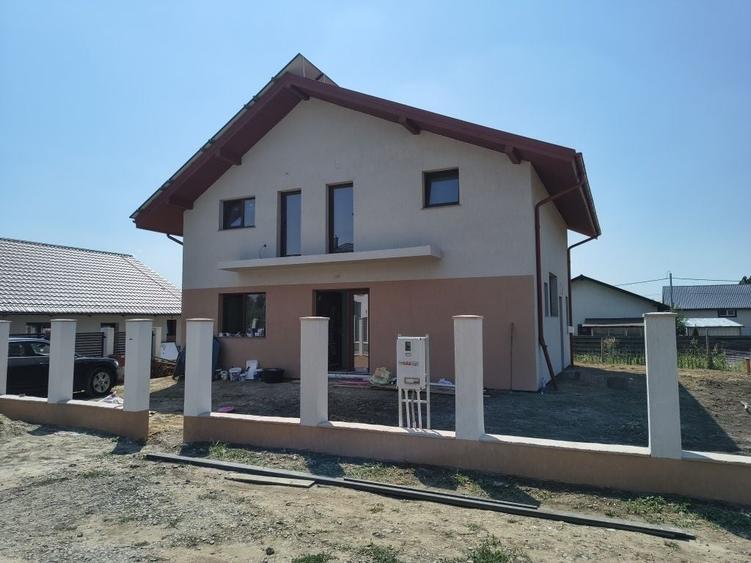 Casă cu 4 camere în Miroslava