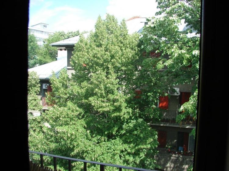 Apartament cu 2 camere decomandat în 1 Mai