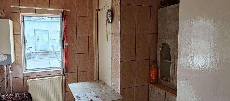 Apartament cu 2 camere semidecomandat în Pod