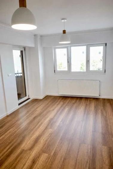 Apartament cu 4 camere decomandat în Șagului
